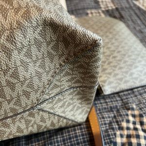 Michael kors tote. Great condition